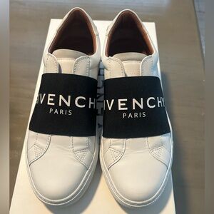 Givenchy Sneakers - 36.5